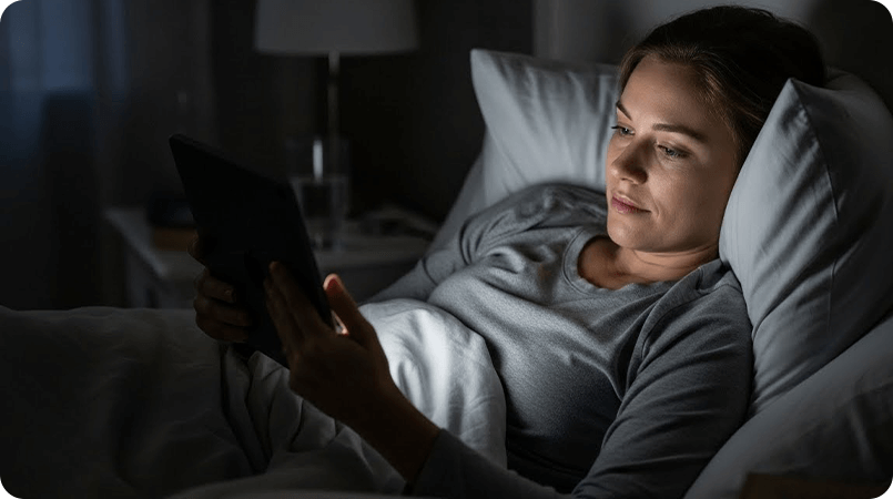 Gloojo-Night-Ease-Red-Lifestyle-Late-Night-Digital-Detox