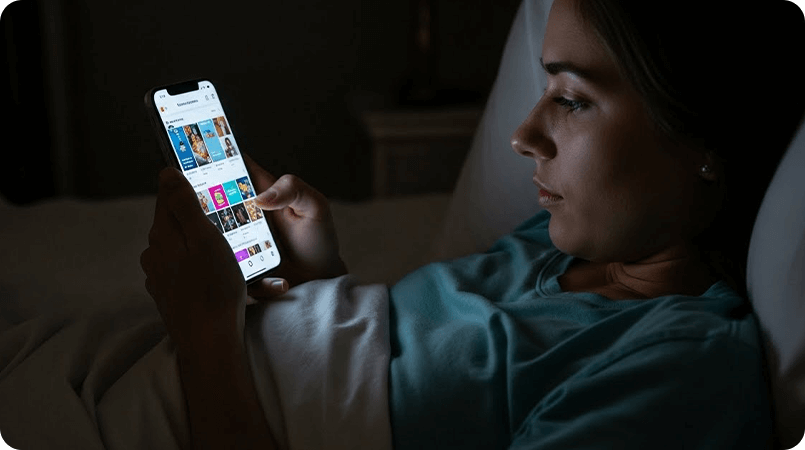 Gloojo-Night-Ease-Red-Lifestyle-Total-Blue-Light-Block-In-Bed