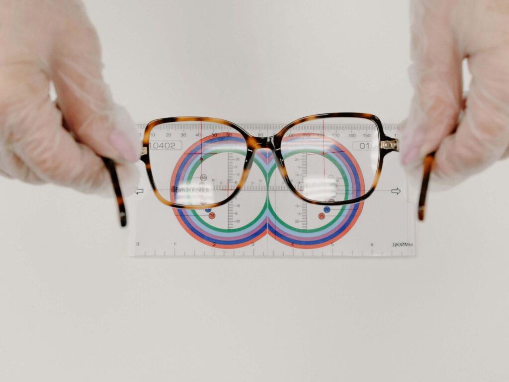 measuring-eyeglass-fitting-parameters